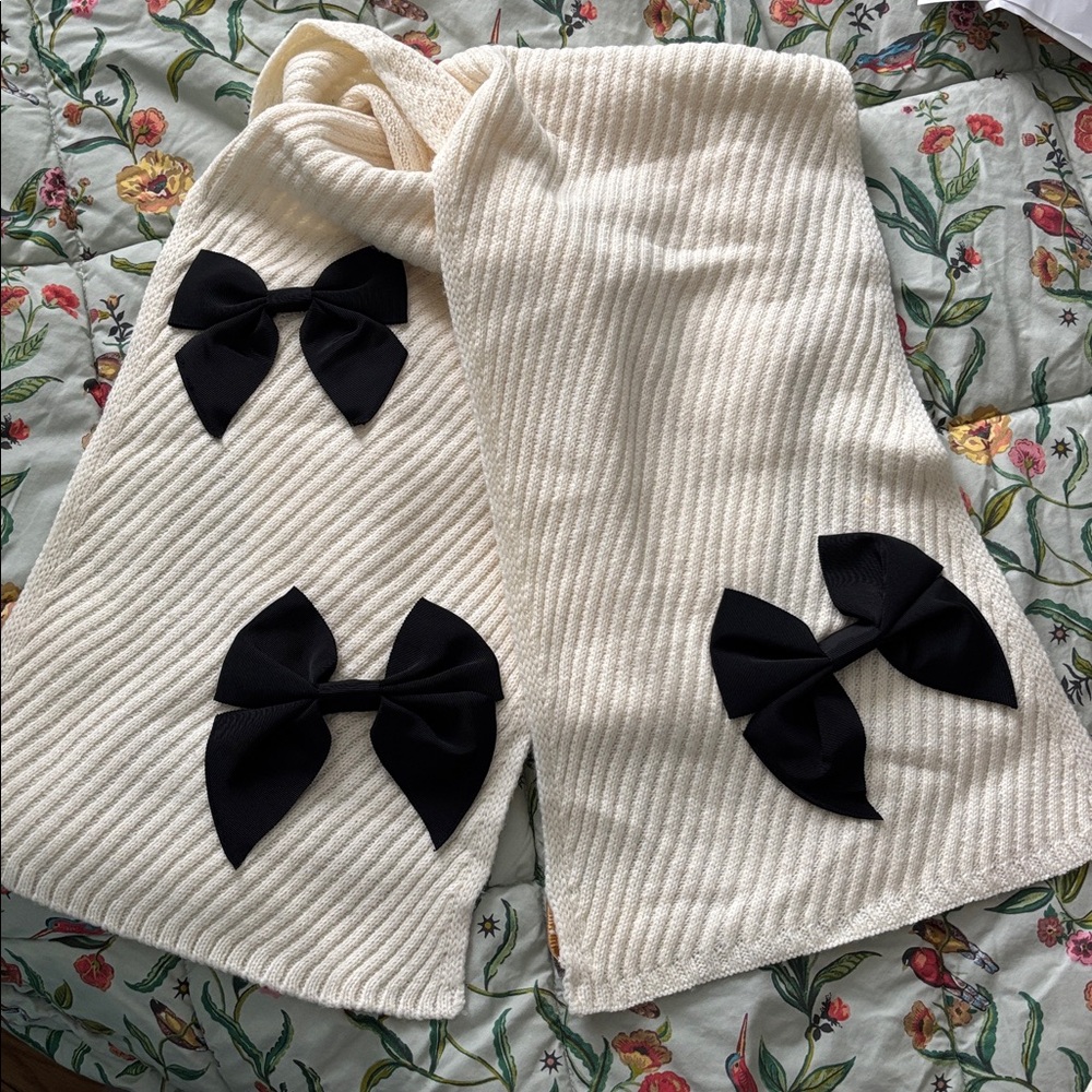 Kate Spade Bow Scarf White Black